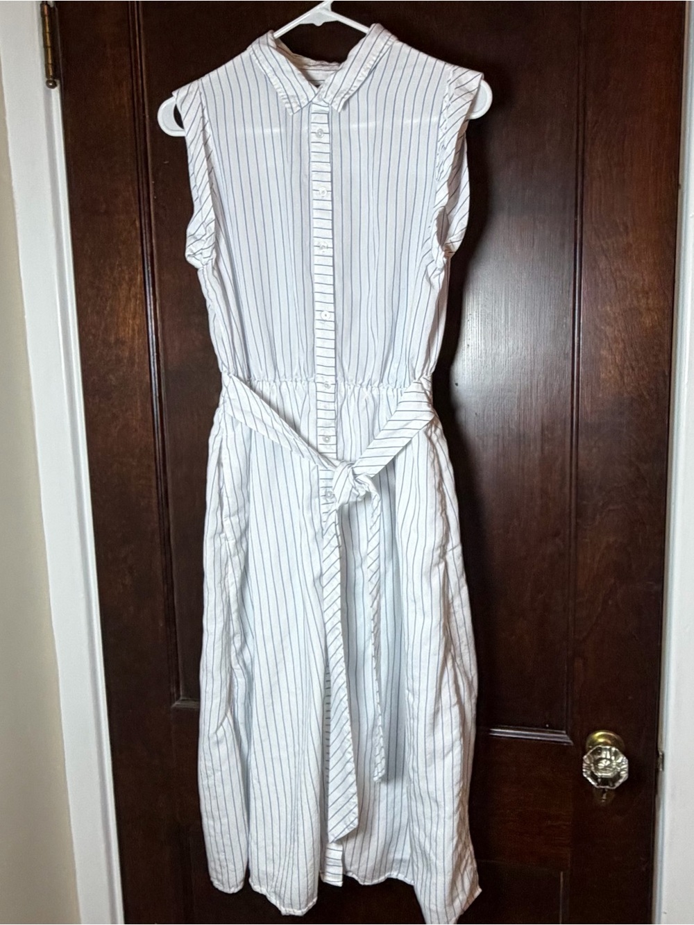 Banana Republic Dress 6 White Blue Stripe Tencel/Cotton Sleeveless Shirt Dress